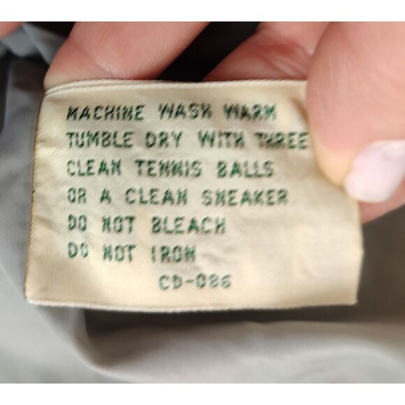 Vintage ST. JOHNS BAY MEN'S EXTRA XL 80% DOWN INSULATED BLUE PUFFER VEST - Picture 9 of 9